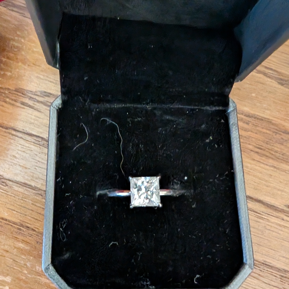 2 Carats Princess Cut Moissanite Elegant Silver Women's Ring